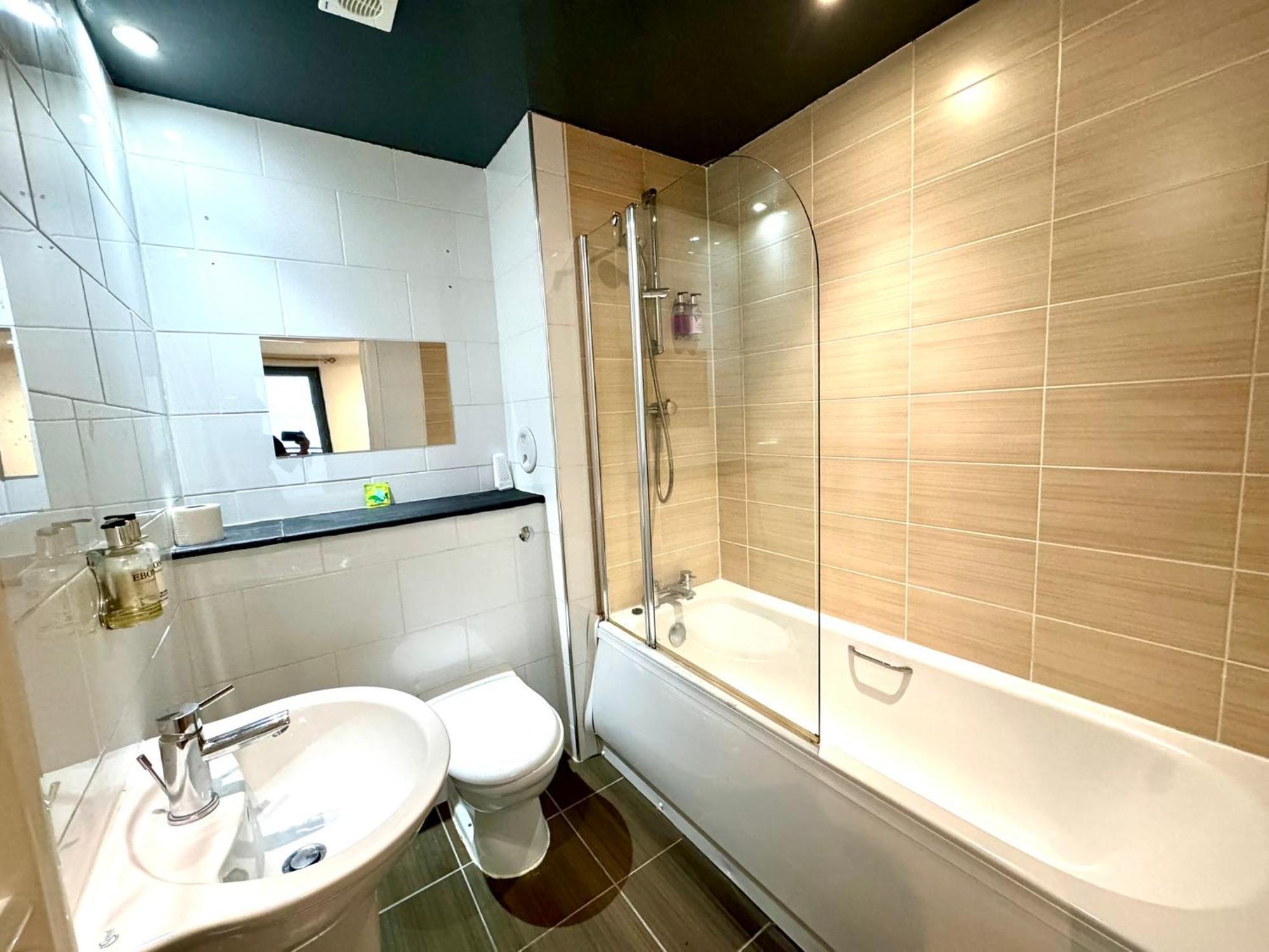 Ocean Park Apartments - Oceanfront - Free Parking And Fast Wifi Edinburgh Eksteriør billede